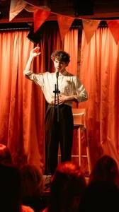 Шоу авангардной стендап-комедии