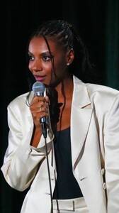 Джеклин Путина: стендап